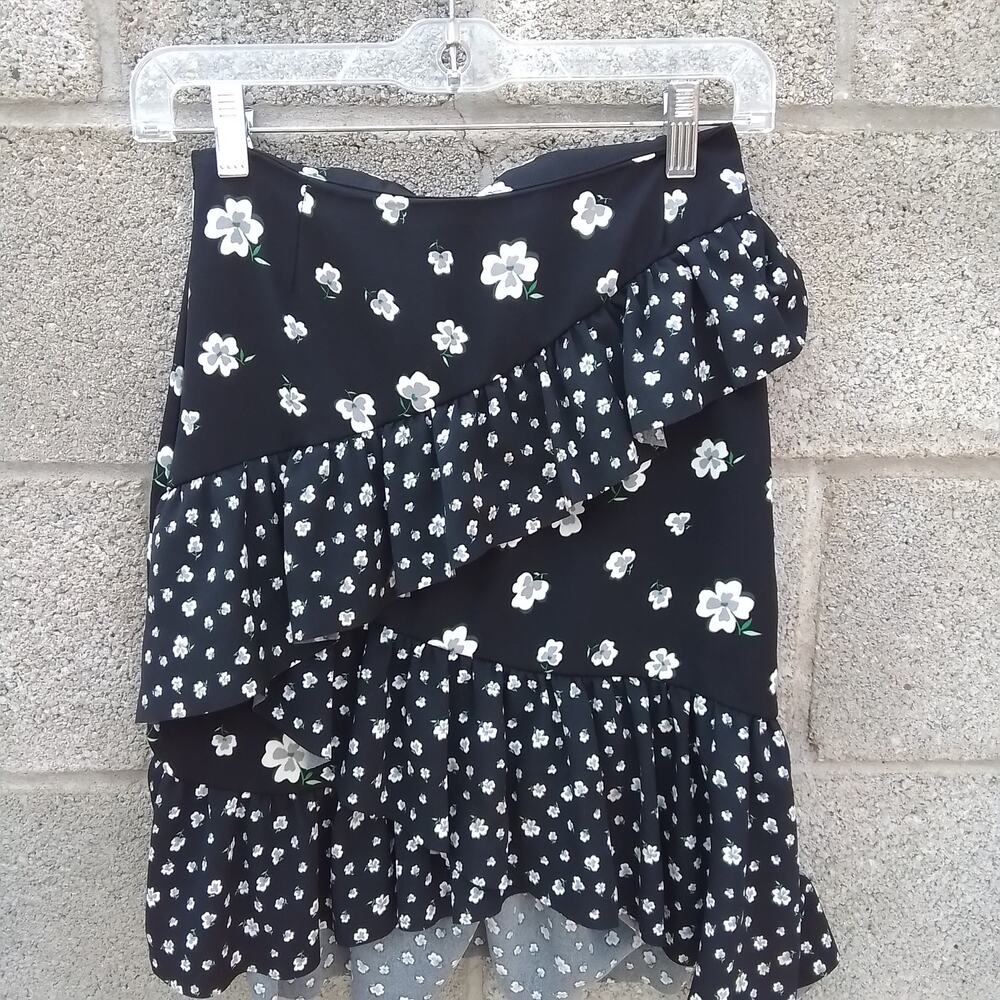 H&M Mini Skirt Sz 4‎ Black Floral Boho Tiered Asymmetrical Ruffle Mid Rise